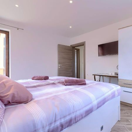 Apartment Joy By Interhome Pula Exteriör bild
