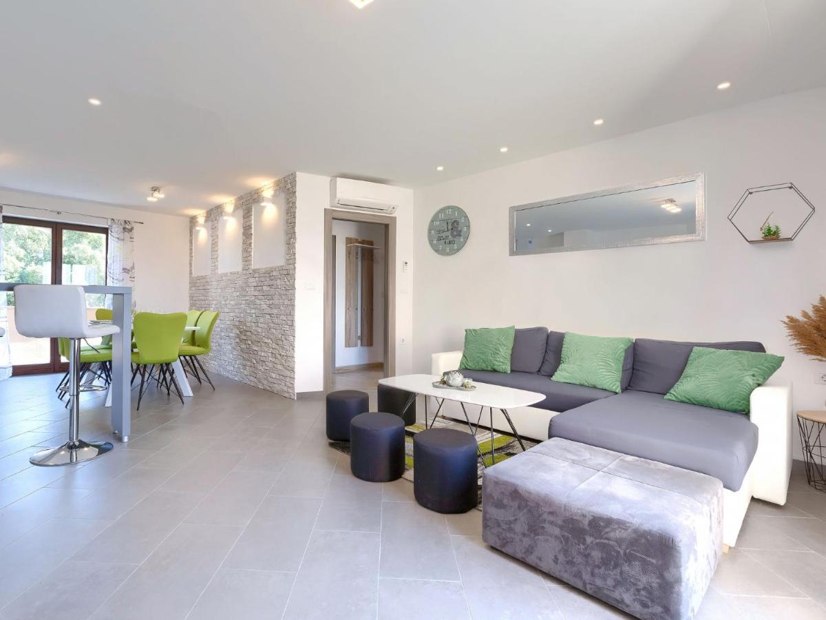 Apartment Joy By Interhome Pula Exteriör bild