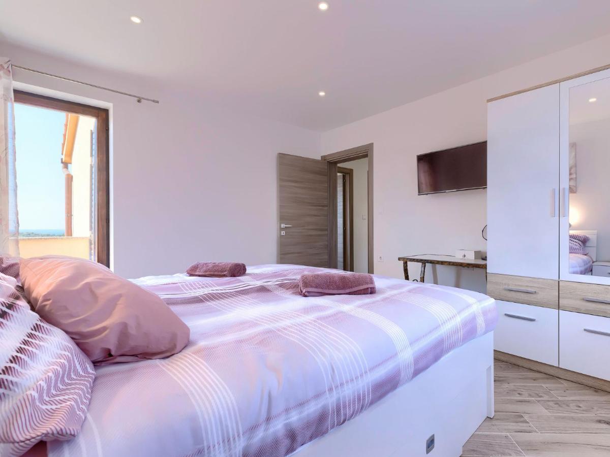 Apartment Joy By Interhome Pula Exteriör bild