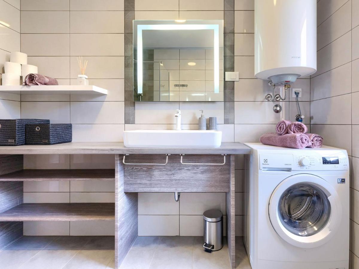 Apartment Joy By Interhome Pula Exteriör bild